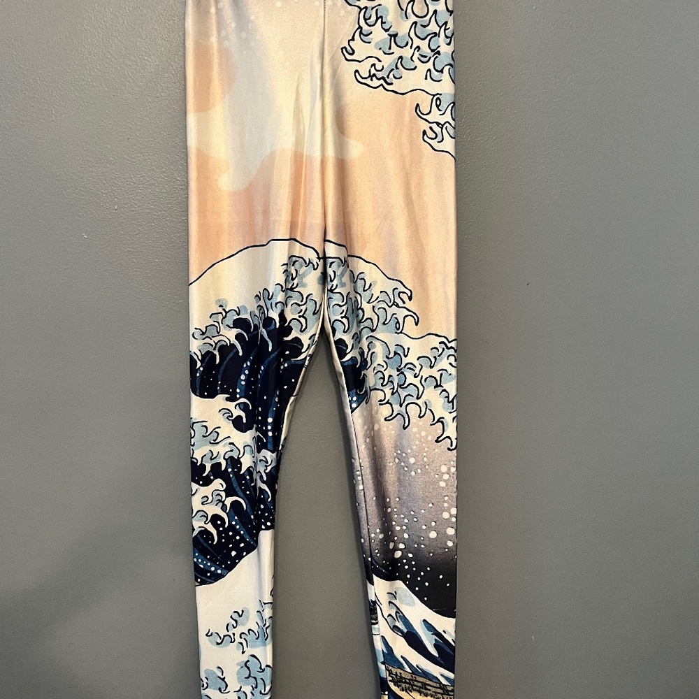 Blackmilk The Great Wave Leggings - Small